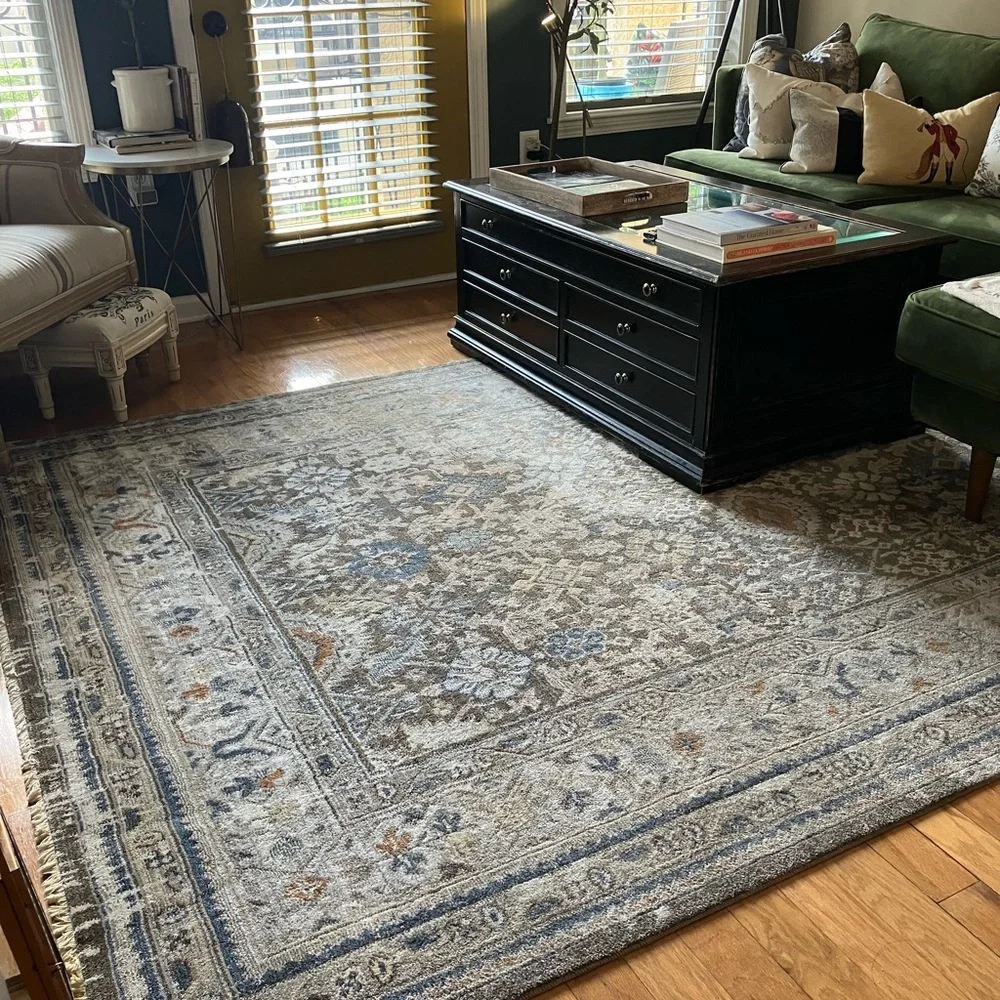 6 x 9 Rug - Picture 2 of 2
